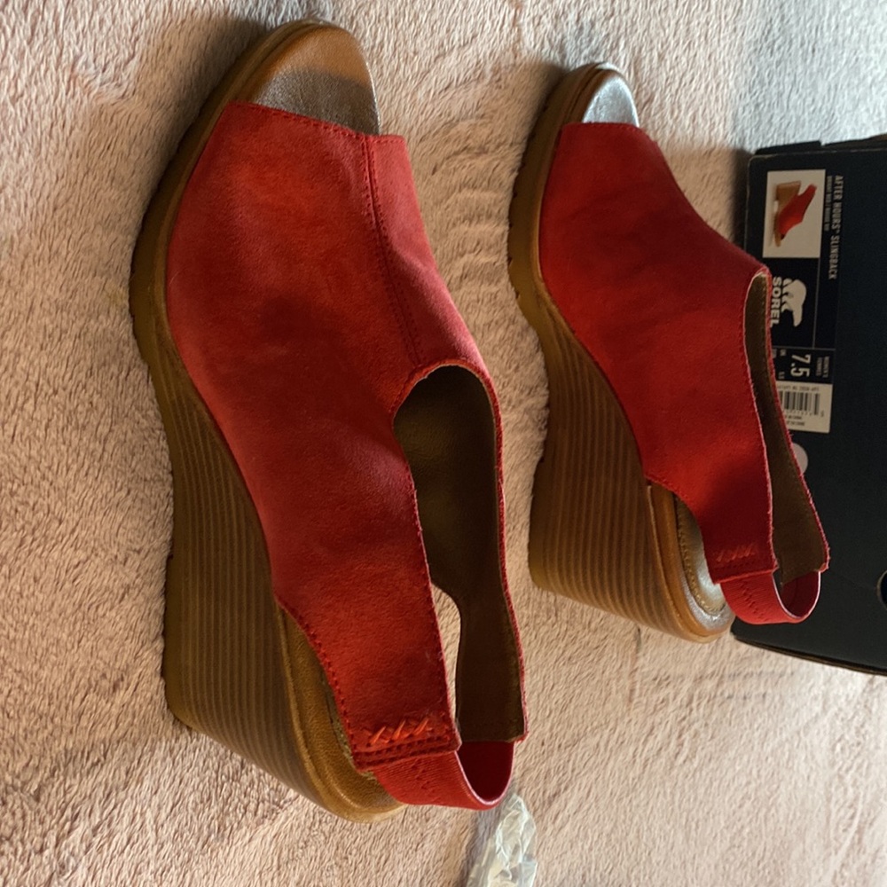Sorel wedge 7 1/2 coral After Hours Slingback NWT have Box
